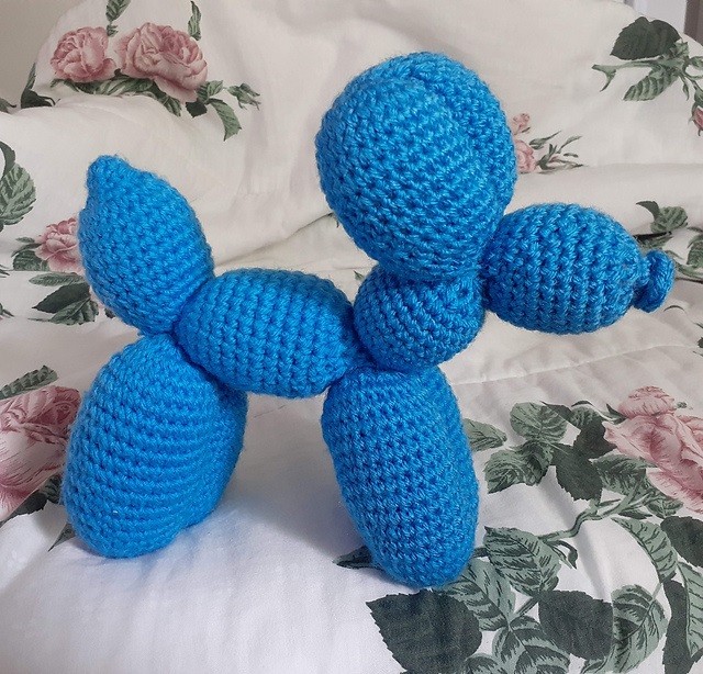 Cuddly crochet balloon dog plush. This crochet animal pattern free is perfect for beginners and dog lovers.