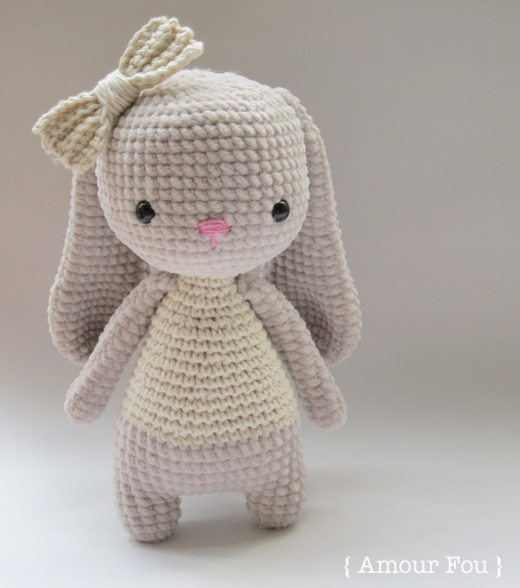 Adorable crochet bunny. This crochet animal pattern free is perfect for gifts.