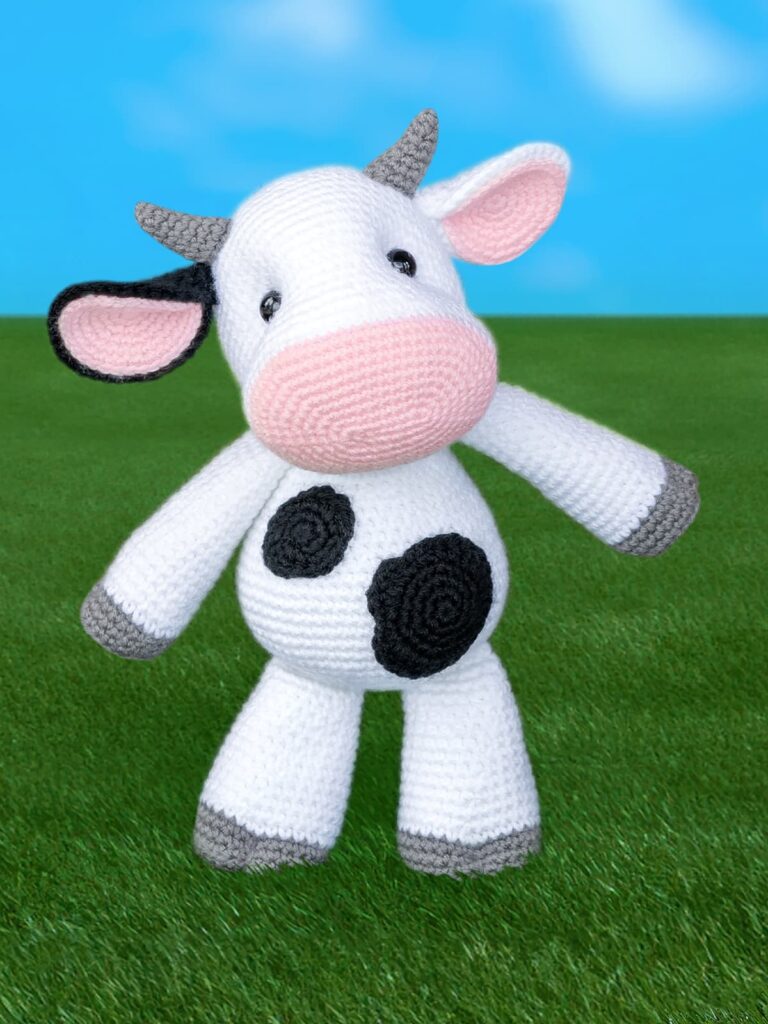 Adorable crochet cow with video tutorials. This crochet animal pattern free is perfect for farm animal lovers.