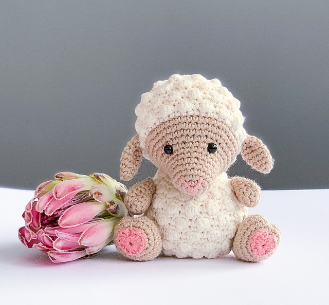 Cute crochet lamb. This crochet animal pattern free is easy to follow.
