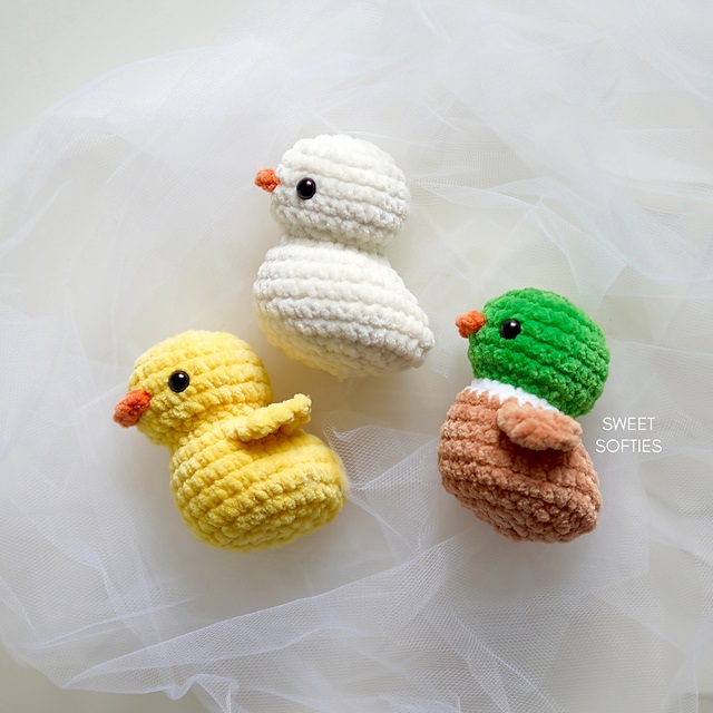 Quick and easy crochet duck. This crochet animal pattern free makes a cute gift or toy.