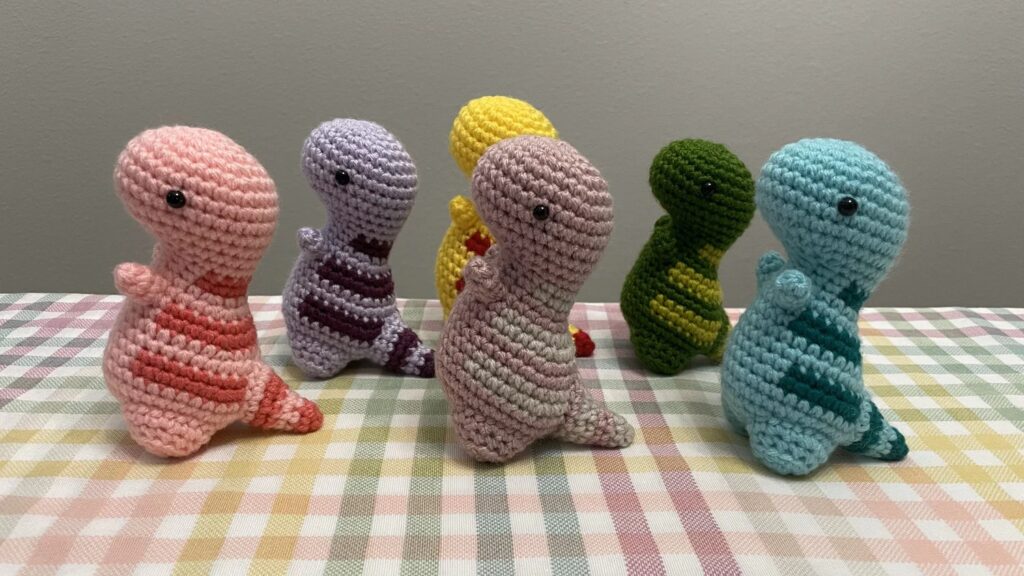 Simple crochet mini dinosaur for beginners. This crochet animal pattern free is fun to make and give as gifts.