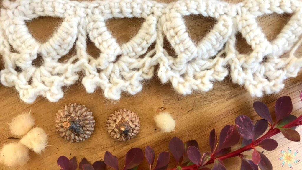 Crochet borders easy: classy Coronet Lace Trim with basic stitches.