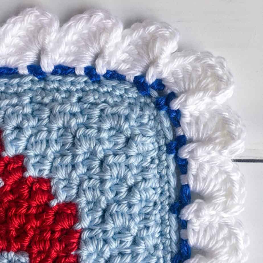 Crochet borders easy: ocean-inspired Curling Waves Border.