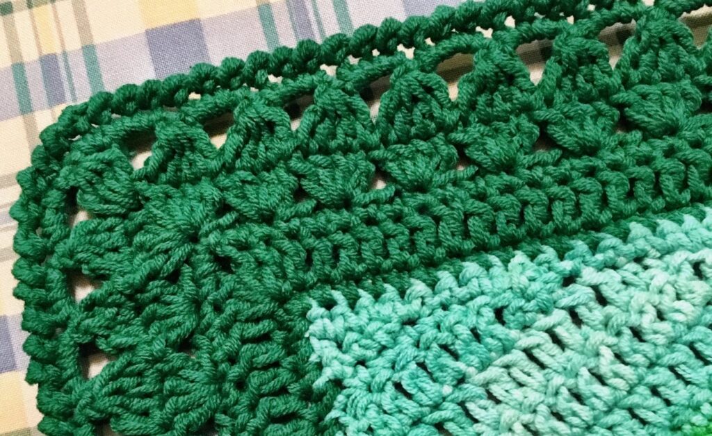 Crochet borders easy: eye-catching Big Leaf Border with nature vibes.