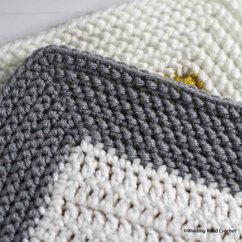Crochet borders easy: light textured Herringbone Border.