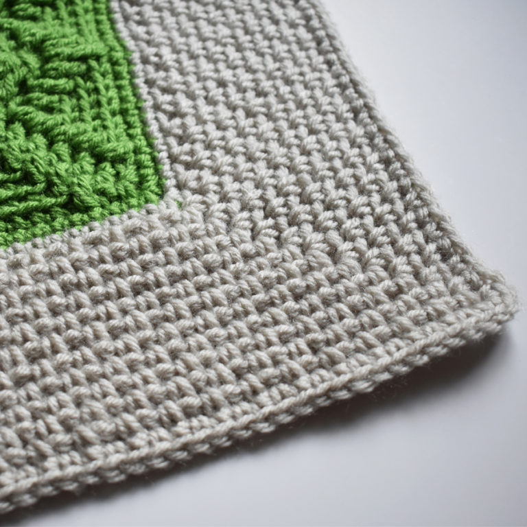 Crochet borders easy: Moss Stitch Border for a soft and lovely texture.