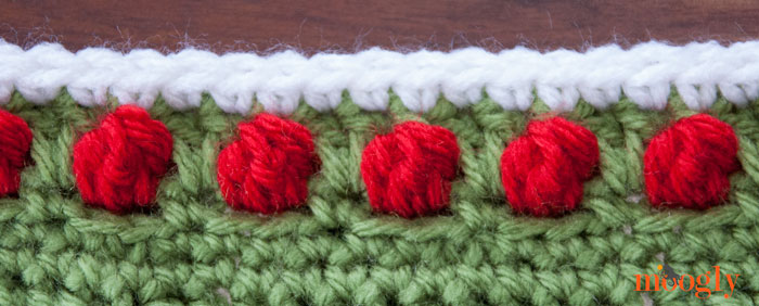Crochet borders easy: playful and unique Polka Dot Border.