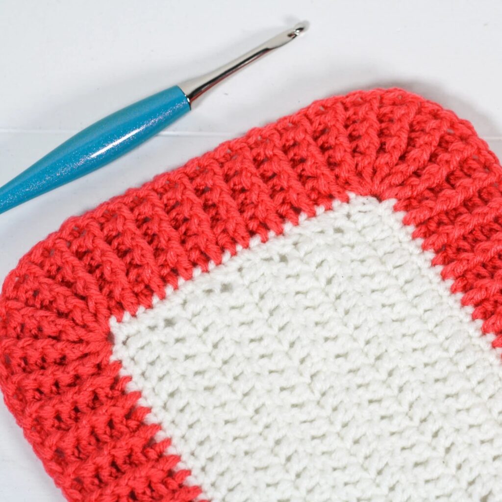 Crochet borders easy: cozy Rib Crochet Border with classic texture.