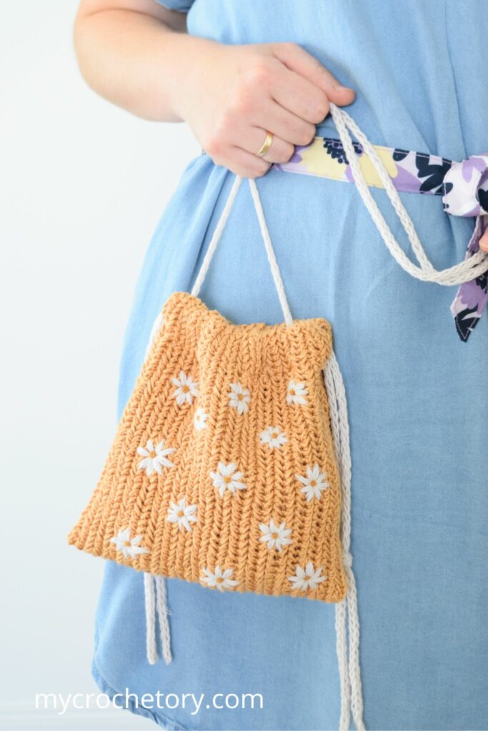 Elegant herringbone stitch FREE crochet drawstring bag pattern