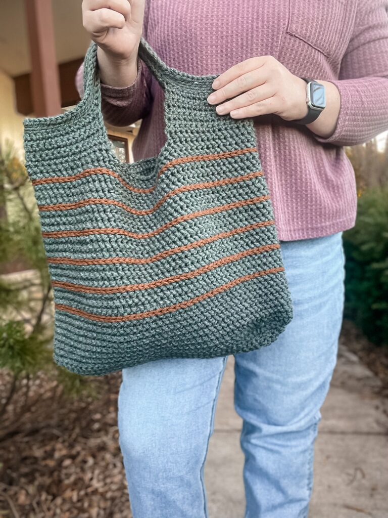 Winfield tote bag with decorative surface slip stitches – customizable crochet bags patterns.