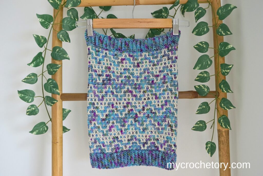 Drutozlot Mosaic Cowl, a free mosaic crochet cowl pattern
