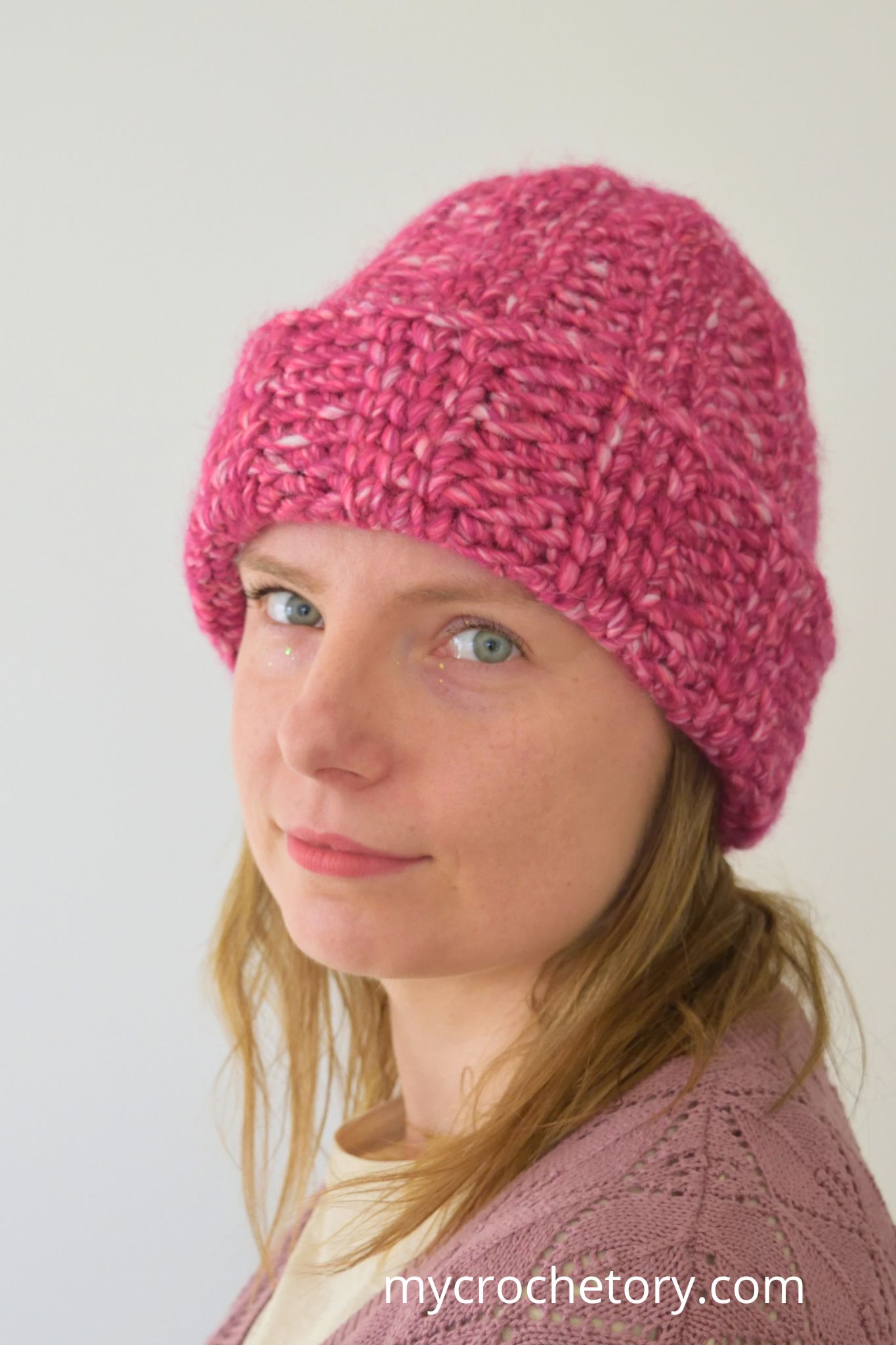 Winterberry Chunky Hat, a free chunky crochet hat pattern