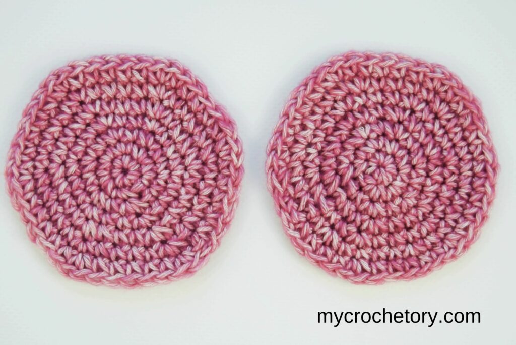 Comparison of two crochet circles showing how to crochet a circle with single crochet—one pointed, one perfectly round.