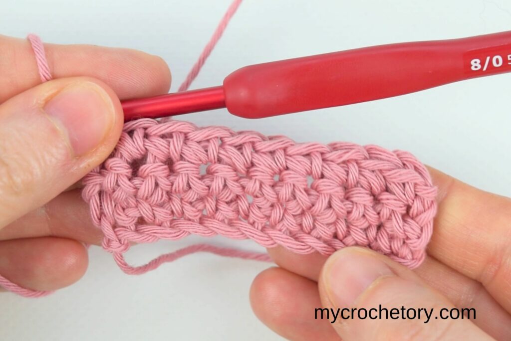 Repeating the High Loop Start for the next row – how to crochet straight edges using simple technique
